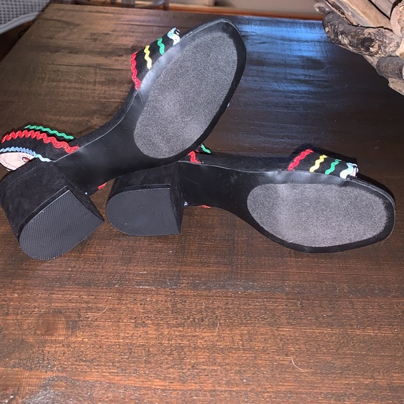 NWOT Betsey Johnson Faraah Multi colored block heel - Picture 6 of 6